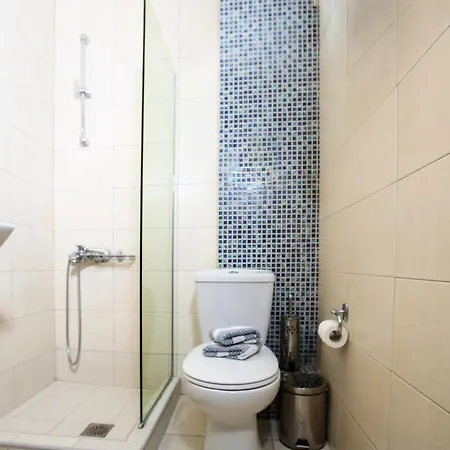 Astron Hotel 2*