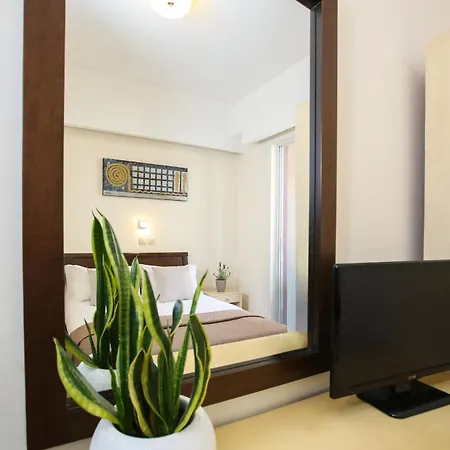 Astron Otel 2*