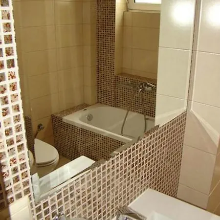 Astron 2* קארדיצה